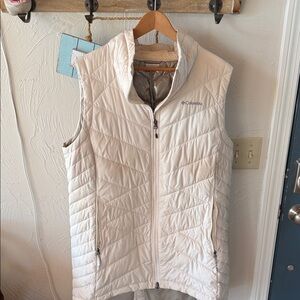 Columbia Omni Heat Women's Light Beige Quilted Vest